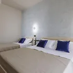 לינה וארוחת בוקר Apulia Blue Apartements & 4*