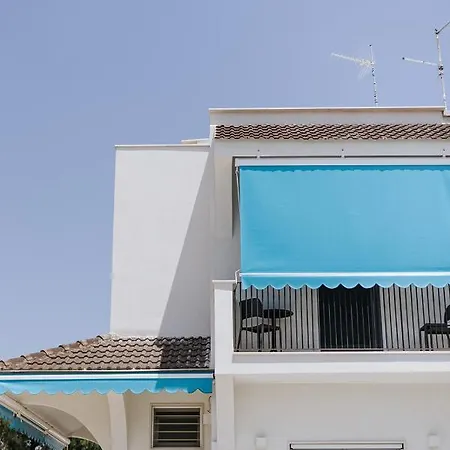 Apulia Blue Apartements & לינה וארוחת בוקר בארי
