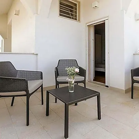 Apulia Blue Apartements & לינה וארוחת בוקר בארי