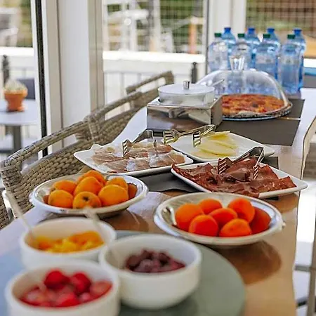Alojamento de Acomodação e Pequeno-almoço Apulia Blue Apartements & 4*