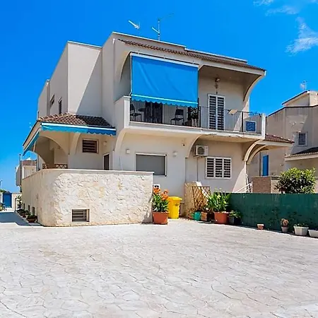 Apulia Blue Apartements &